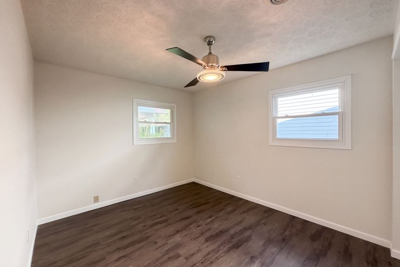 Photo 4 of 21 of 116 Valleyview Dr, Johnstown, OH