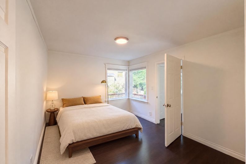 Photo 4 of 26 of 605 Ash St, Lake Oswego, OR