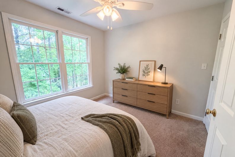 Photo 11 of 25 of 614 Lafayette Dr, Hillsborough, NC