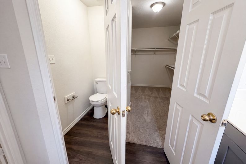 Photo 20 of 21 of 109 Eagle Dr, Luling, TX