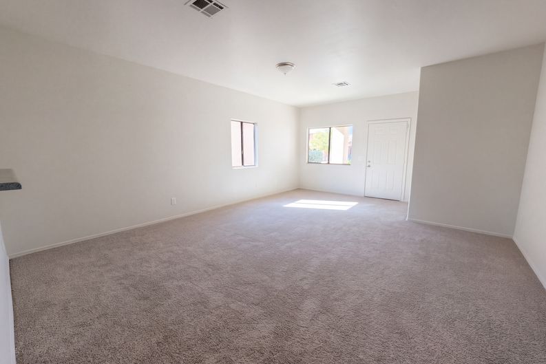 Photo 3 of 24 of 719 W Lydia Ln, Phoenix, AZ