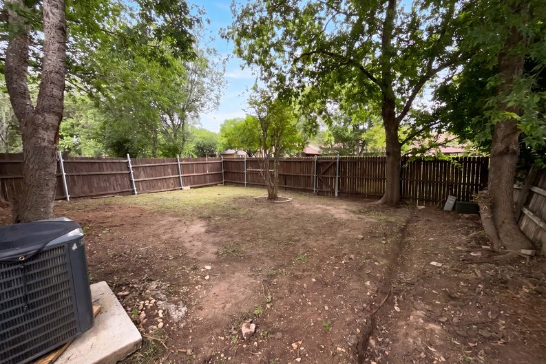 Photo 18 of 20 of 2830 Fisher Field Dr, San Antonio, TX