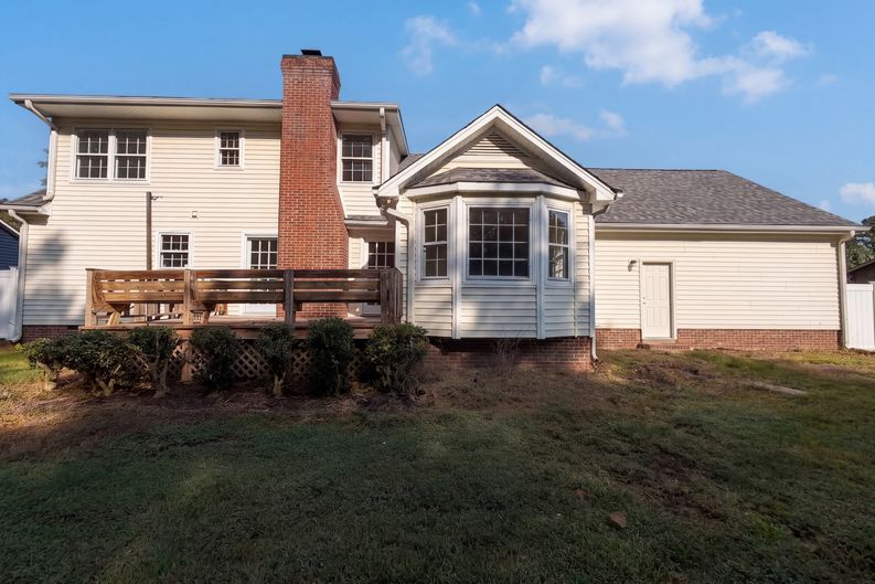 Photo 5 of 21 of 2337 Rolling Hill Rd, Fayetteville, NC