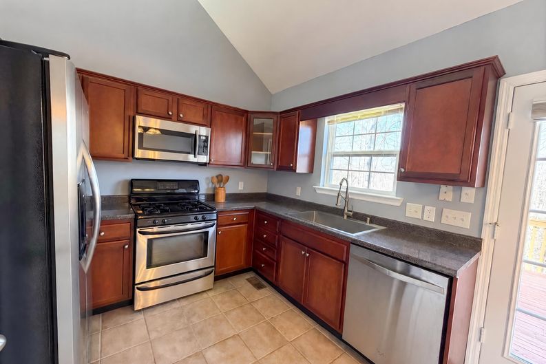 Photo 12 of 26 of 6937 Bucksland Dr, Ooltewah, TN