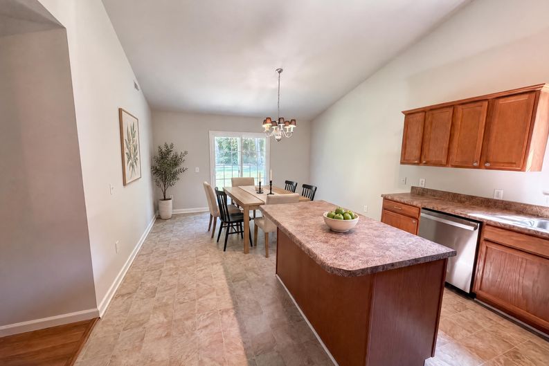 Photo 9 of 18 of 102 Hayworth Ave, Clinton, SC