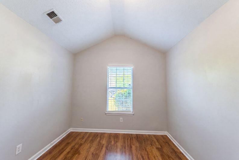 Photo 7 of 19 of 3167 River Oak Rd, Decatur, GA