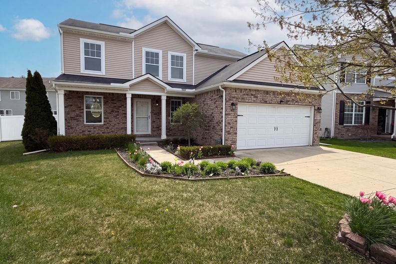 Photo 36 of 44 of 42824 Greystone Dr, Sterling Heights, MI