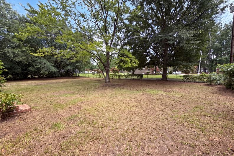Photo 15 of 16 of 406 Lafayette Way, Camden, SC