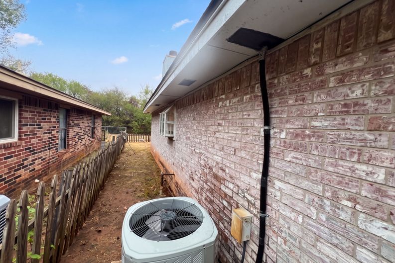 Photo 23 of 24 of 1709 Baron Dr, Norman, OK