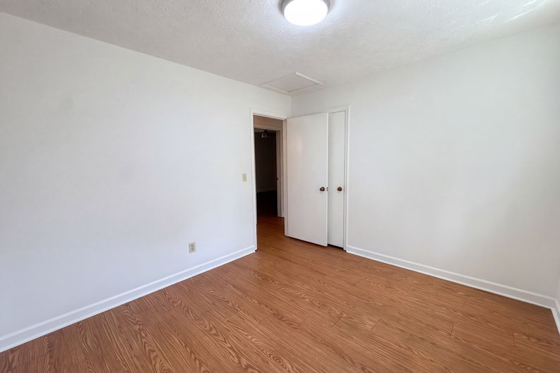 Photo 14 of 24 of 207 Mayflower Dr, Woodstock, GA