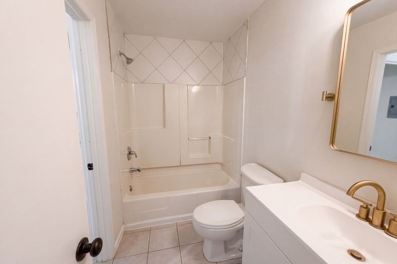 Photo 7 of 27 of 4043 Windward Dr, Tega Cay, SC