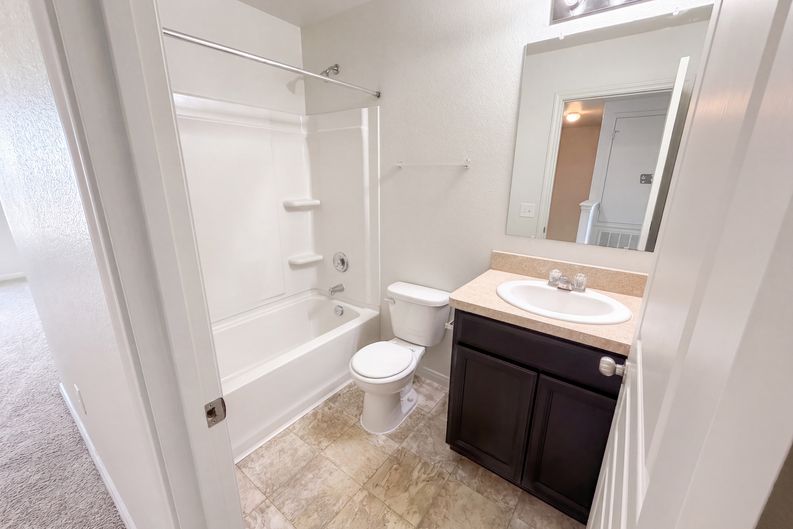 Photo 16 of 25 of 10335 Dawson Hill Ln, Houston, TX
