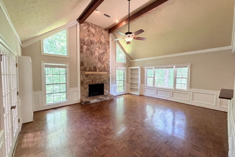 Photo 3 of 46 of 2360 Kimbrough Ct, Atlanta, GA