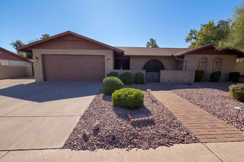 Photo 6 of 24 of 16207 N 11th Pl, Phoenix, AZ