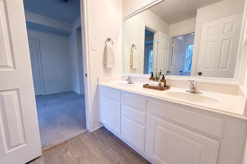 Photo 36 of 52 of 9019 Sunny Ridge Dr, Houston, TX