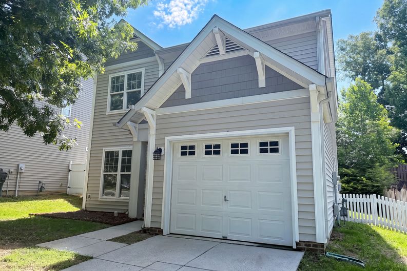 Photo 14 of 17 of 10648 Secret Garden Ln, Charlotte, NC