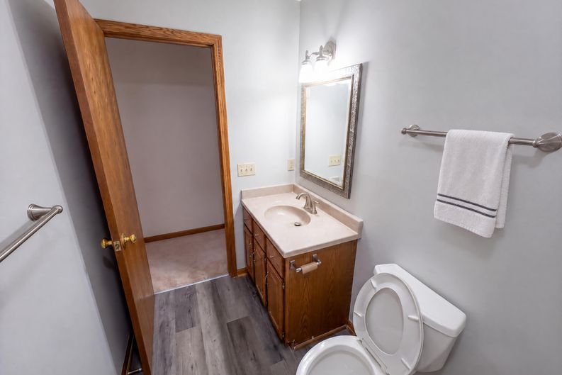Photo 16 of 27 of 1100 Prescot Ave NW, Massillon, OH