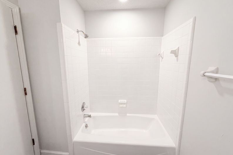 Photo 13 of 20 of 166 Kirby Dr, Clarksville, TN