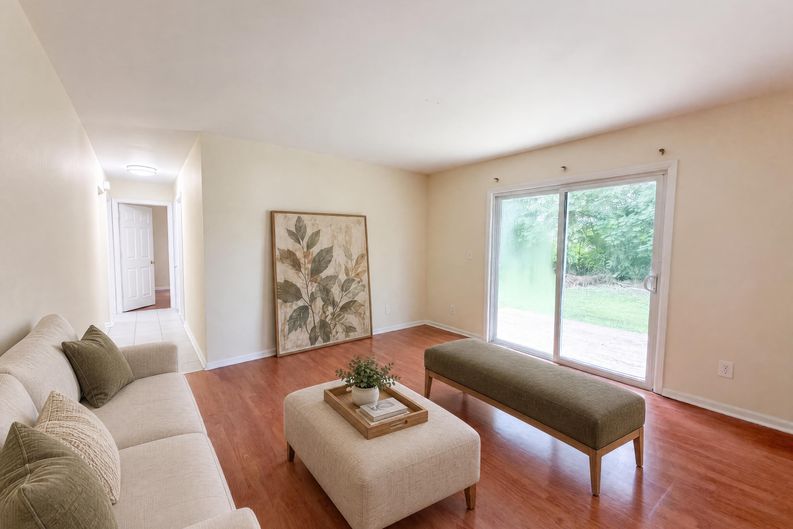 Photo 13 of 36 of 725 Lawson Dr, Westerville, OH