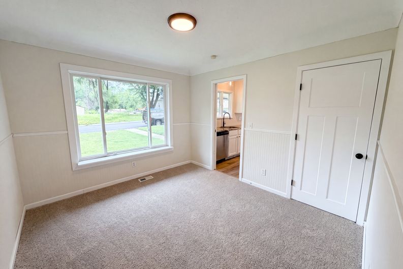 Photo 9 of 27 of 1695 Abell St, Maplewood, MN