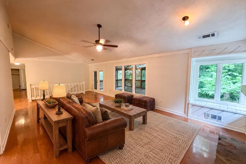 Photo 13 of 53 of 4958 Scotts Creek Trl, Peachtree Corners, GA