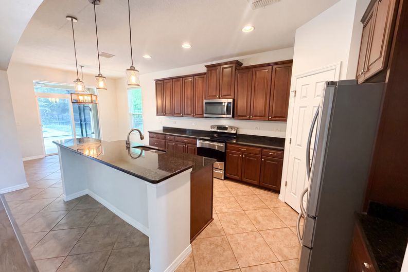 Photo 14 of 46 of 280 Chandler Cir, Oviedo, FL