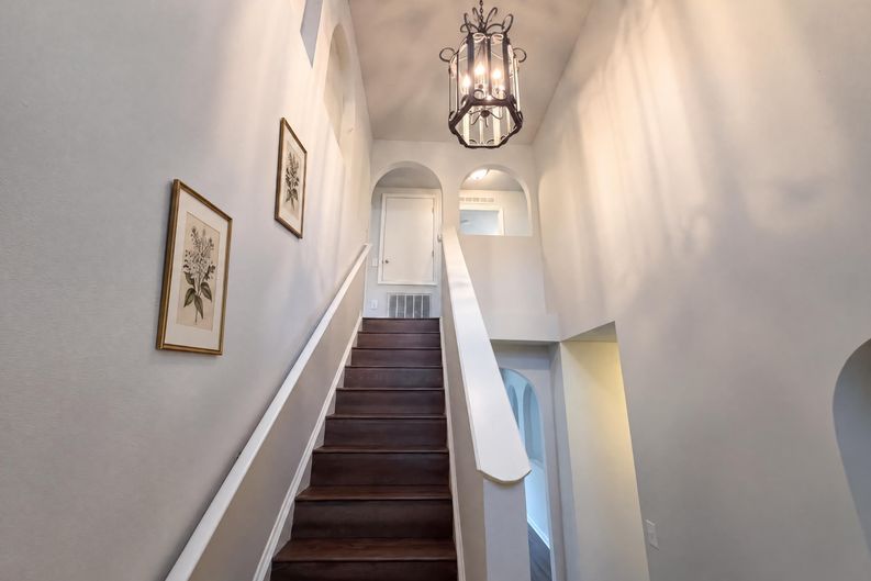 Photo 7 of 34 of 8215 Foxdale Dr, Jacksonville, FL
