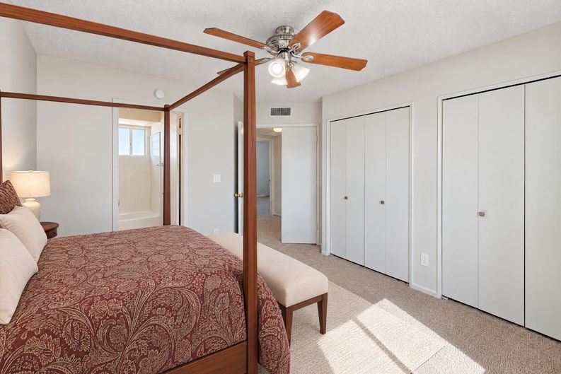 Photo 11 of 28 of 431 E Pecan Rd, Phoenix, AZ