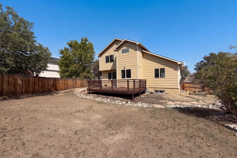 Photo 5 of 33 of 9537 Clayton Ct, Thornton, CO