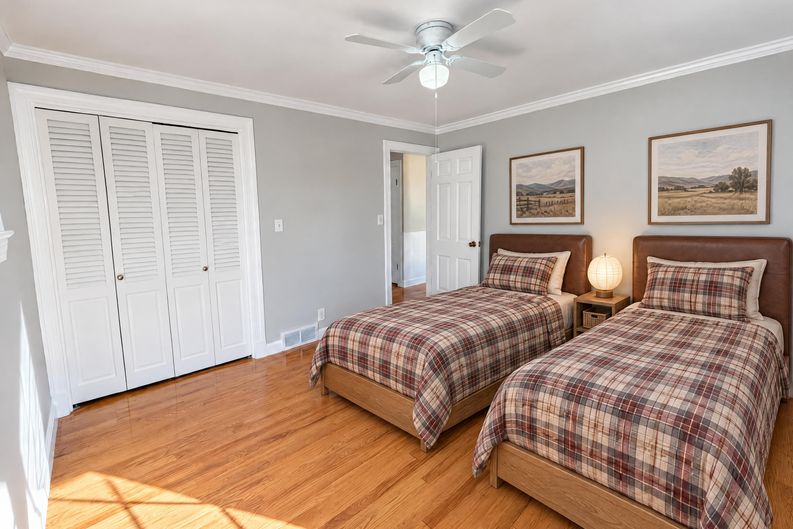 Photo 9 of 21 of 24601 Stephen Ave, Euclid, OH