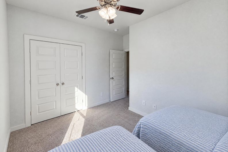 Photo 9 of 17 of 186 S Preston St, Alvarado, TX