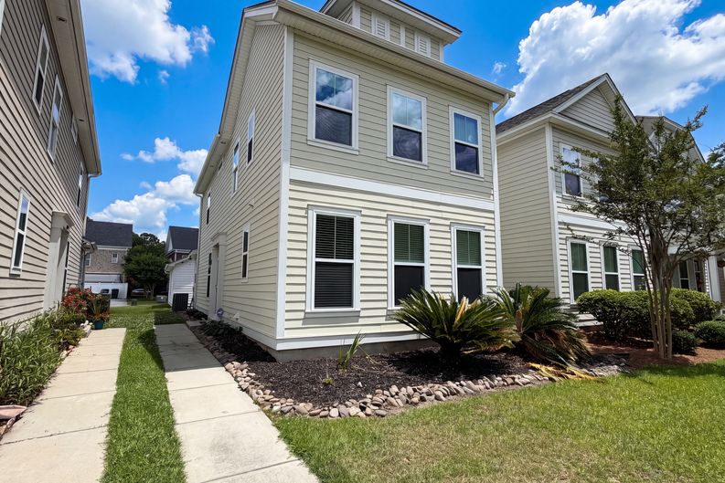 Photo 12 of 15 of 1013 Ashley Garden Blvd, Charleston, SC