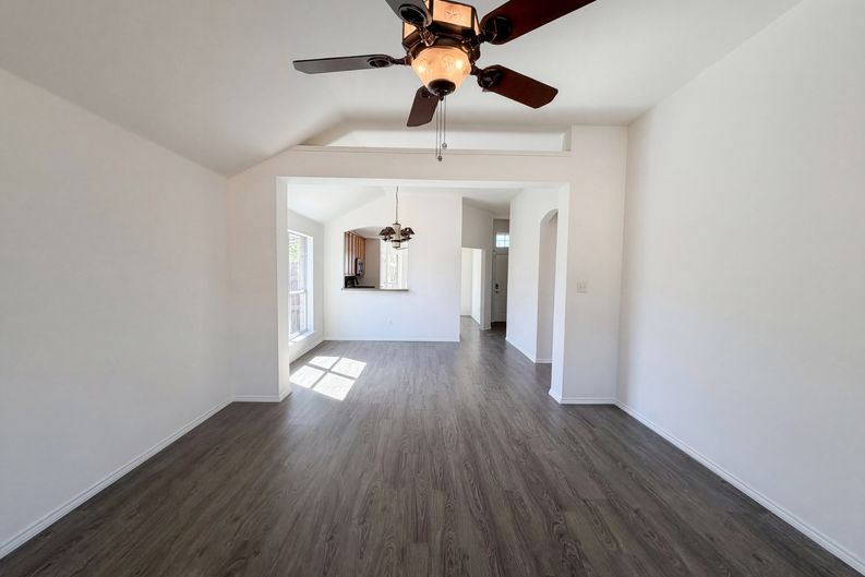 Photo 10 of 19 of 105 Kings Way Dr, Rhome, TX