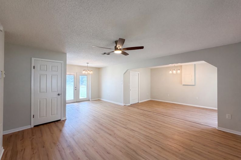 Photo 10 of 24 of 4536 Eagles Nest Rd, Fruitland Park, FL