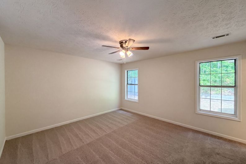 Photo 15 of 22 of 430 Cornwallis Way, Fayetteville, GA