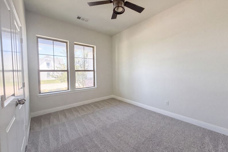 Photo 11 of 21 of 1901 Crested Ridge Rd, Aledo, TX