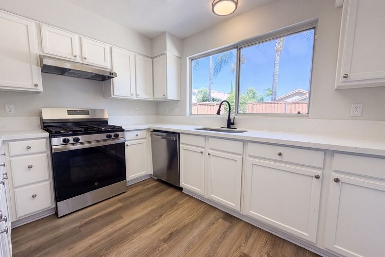 Photo 6 of 28 of 43390 Corte Almeria, Temecula, CA