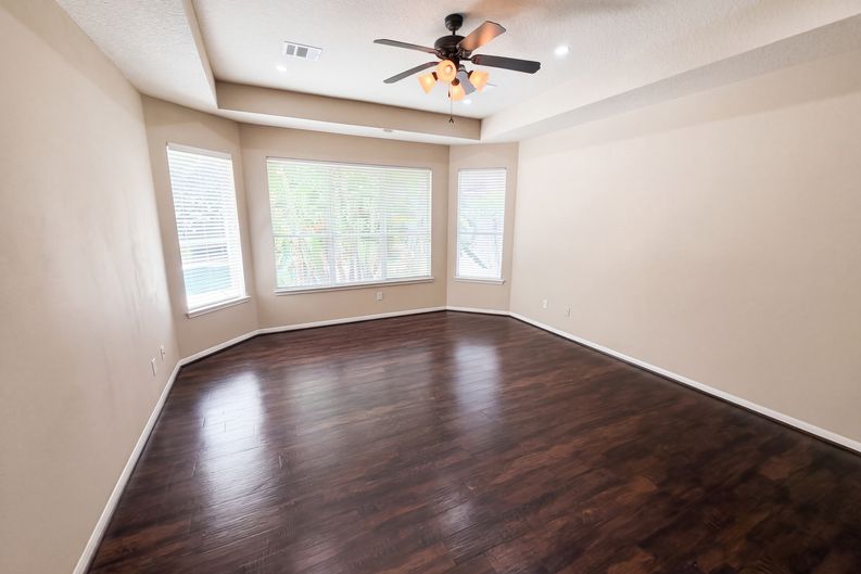 Photo 4 of 25 of 19401 Atasca Oaks Dr, Humble, TX