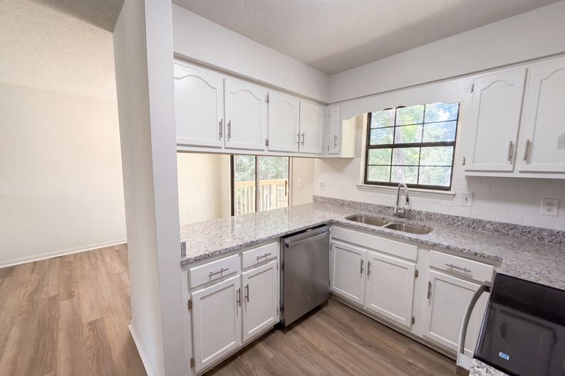 Photo 8 of 29 of 8911 Quail Run Dr, Chattanooga, TN