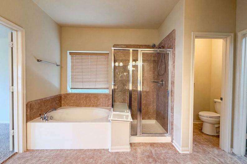Photo 6 of 25 of 4710 Autumn Pine Ln, Houston, TX