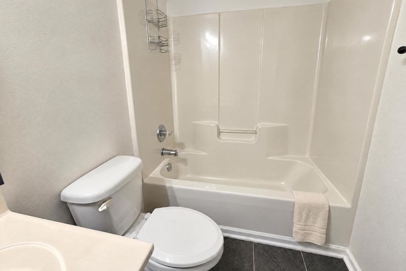 Photo 11 of 18 of 115 Bridgeview Dr, Anderson, SC
