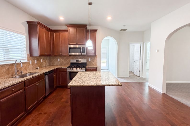 Photo 9 of 27 of 2769 Trebek Ct, McDonough, GA