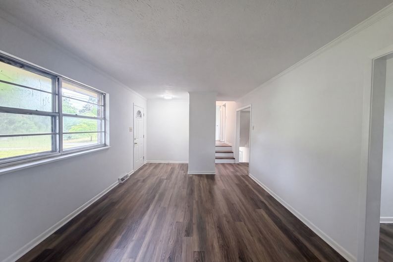 Photo 8 of 29 of 508 Bromley Ln, Knoxville, TN