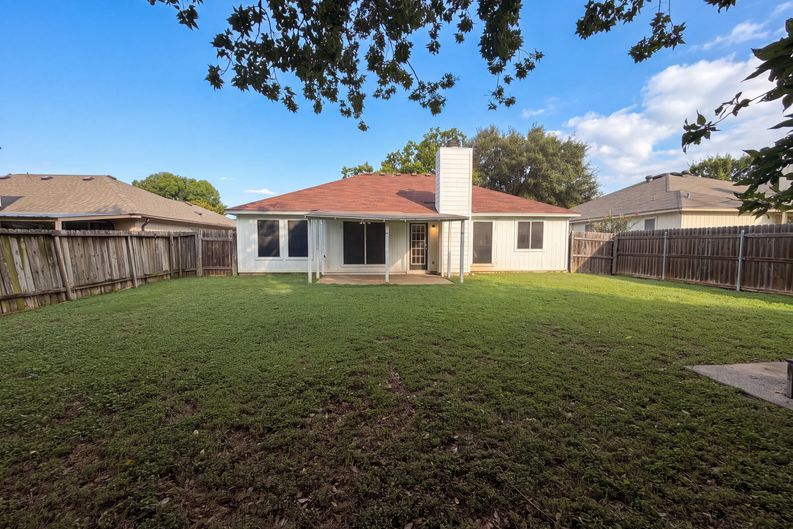 Photo 5 of 16 of 129 Meadowbrook Dr, Temple, TX
