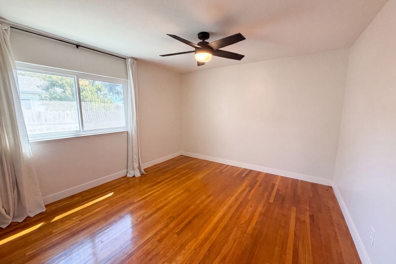 Photo 8 of 27 of 9630 Beachwood Dr, Orangevale, CA