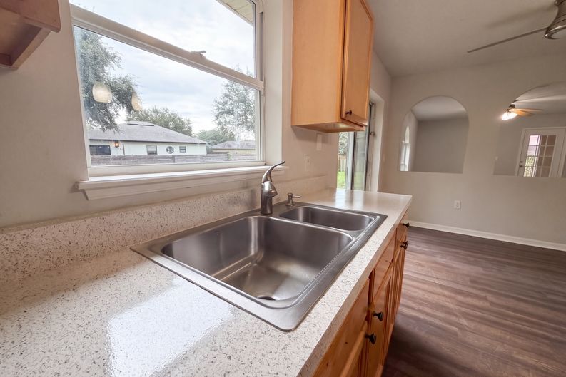 Photo 9 of 34 of 8215 Foxdale Dr, Jacksonville, FL