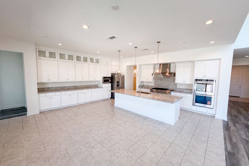 Photo 14 of 43 of 17698 Col Ranch Dr, Riverside, CA