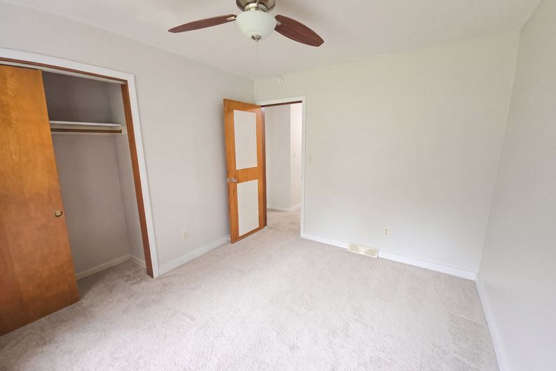 Photo 15 of 50 of 211 Roshon Dr, Medina, OH