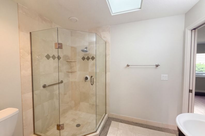 Photo 14 of 30 of 455 Longmeadow Ln, Longwood, FL