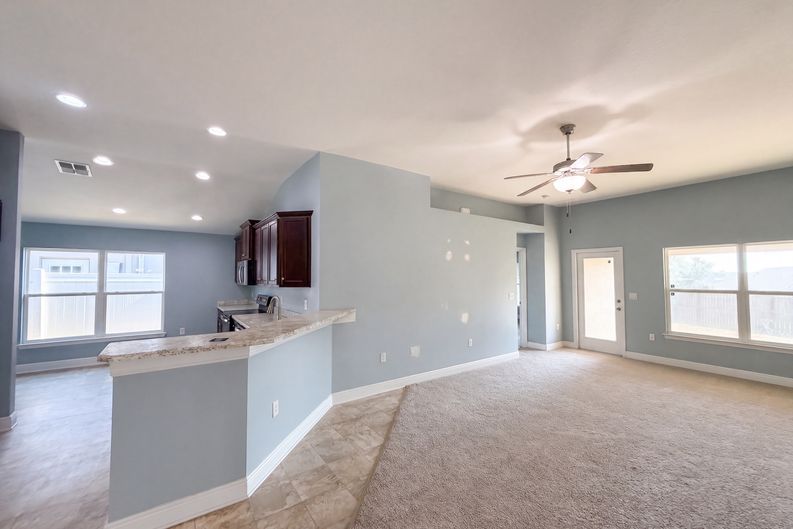 Photo 3 of 26 of 1229 Longville Cir, Tavares, FL